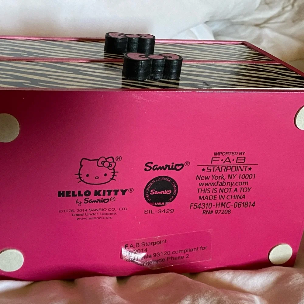 Hello Kitty Pink and Zebra Jewelry Box - Picture 8 of 12